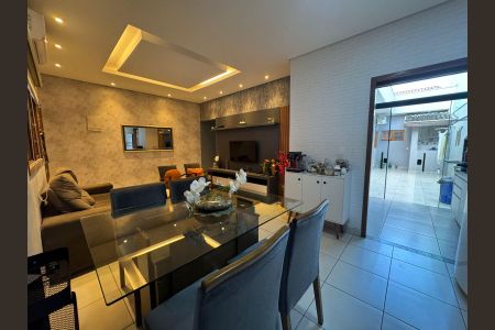 Sala de casa para alugar com 3 quartos, 120m² em Loteamento Villa Branca, Jacareí