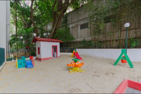 Apartamento para alugar com 137m², 3 quartos e 1 vaga Apartamento para alugar com 137m², 3 quartos e 1 vagaÁrea comum - Playground