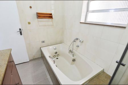 Casa para alugar com 200m², 3 quartos e 1 vagaBanheiro 1