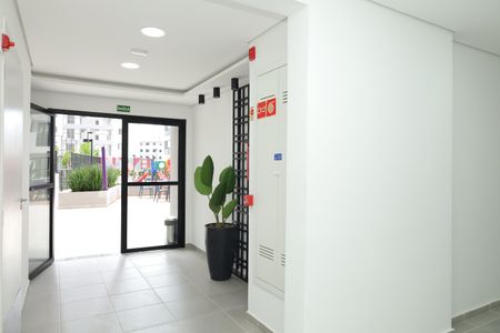 Apartamento para alugar com 38m², 2 quartos e sem vagaÁrea comum - Saguão do prédio
