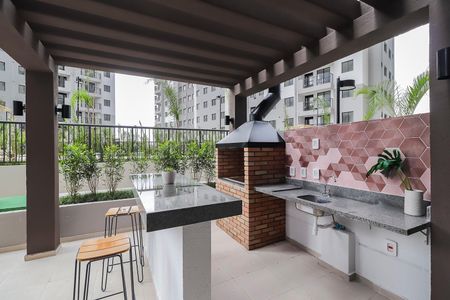 Apartamento para alugar com 38m², 2 quartos e sem vagaÁrea comum - Churrasqueira