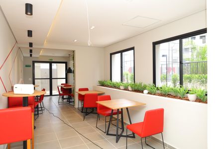 Apartamento para alugar com 38m², 2 quartos e sem vagaÁrea comum - Salão de festas