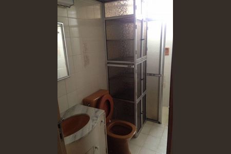 Banheiro de apartamento à venda com 1 quarto, 60m² em Cambuí, Campinas