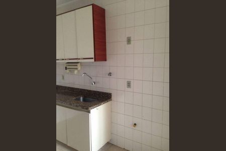 Cozinha de apartamento à venda com 1 quarto, 60m² em Cambuí, Campinas