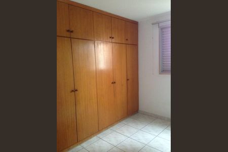 Quarto de apartamento à venda com 1 quarto, 60m² em Cambuí, Campinas