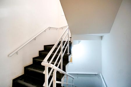 Apartamento para alugar com 46m², 2 quartos e sem vagaEscada