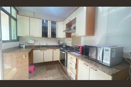 Apartamento à venda com 168m², 4 quartos e 3 vagasCozinha