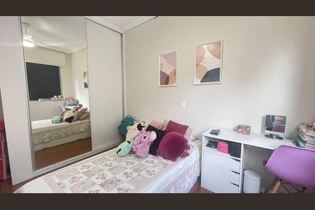 Apartamento à venda com 168m², 4 quartos e 3 vagasQuarto 2