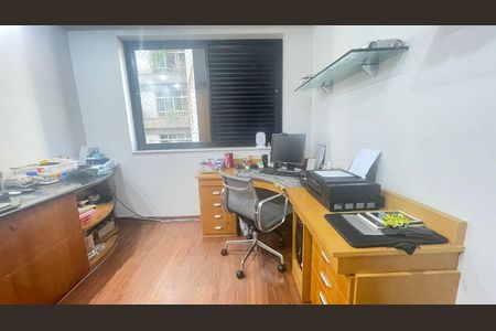 Apartamento à venda com 168m², 4 quartos e 3 vagasQuarto 3