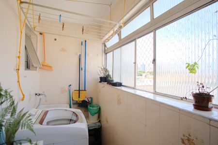 Apartamento à venda com 74m², 3 quartos e 1 vagaÁrea de Serviço