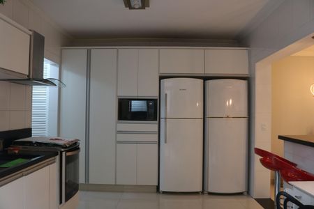 Casa para alugar com 250m², 4 quartos e 2 vagasCozinha