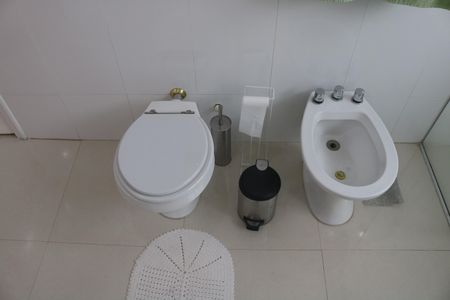 Casa à venda com 250m², 4 quartos e 2 vagasBanheiro 3