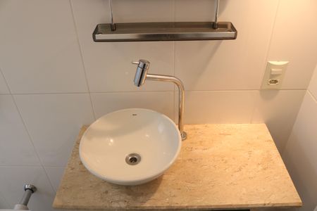 Casa à venda com 250m², 4 quartos e 2 vagasBanheiro 4