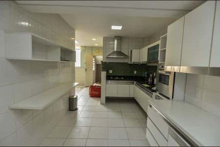 Apartamento à venda com 114m², 2 quartos e sem vagaCozinha