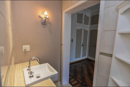 Apartamento à venda com 114m², 2 quartos e sem vagaBanheiro da Suíte