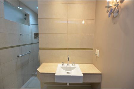 Apartamento à venda com 114m², 2 quartos e sem vagaBanheiro da Suíte