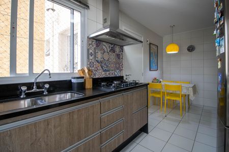 Apartamento à venda com 142m², 3 quartos e 2 vagasCozinha 