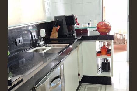 Apartamento para alugar com 150m², 3 quartos e 2 vagas Apartamento para alugar com 150m², 3 quartos e 2 vagasCozinha