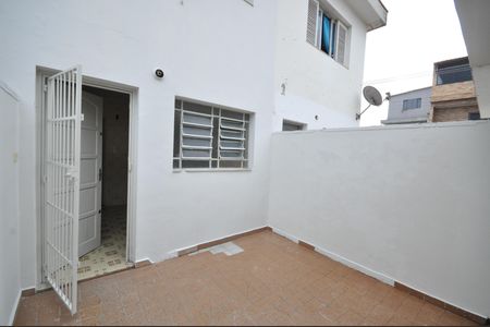 Casa para alugar com 110m², 2 quartos e 1 vagaQuintal