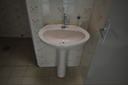 Casa para alugar com 110m², 2 quartos e 1 vagaBanheiro