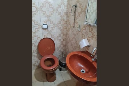 Banheiro de casa para alugar com 2 quartos, 140m² em Vila Romero, São Paulo