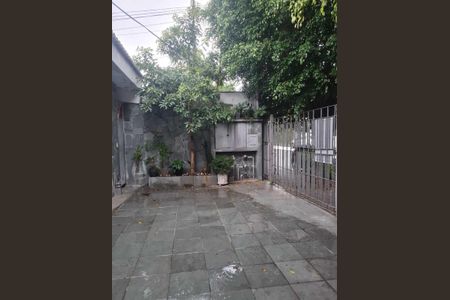 Casa para alugar com 2 quartos, 140m² em Vila Romero, São Paulo