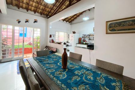 Casa à venda com 3 quartos, 360m² em Fernão Dias, Belo Horizonte