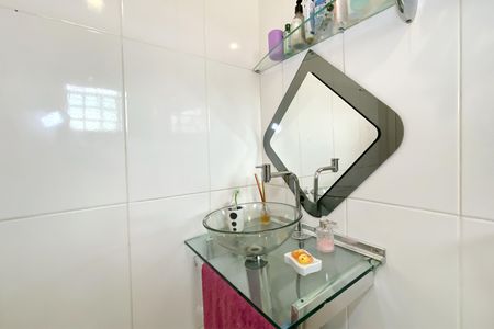 Casa à venda com 360m², 3 quartos e 4 vagasBanheiro da Suíte 1