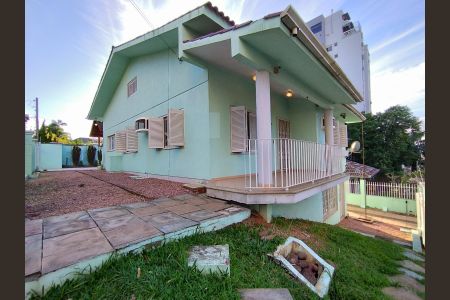 Casa para alugar com 204m², 4 quartos e 6 vagas