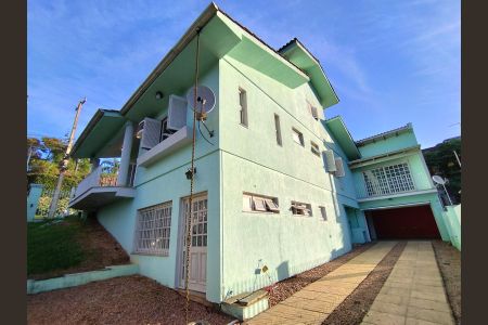 Casa para alugar com 204m², 4 quartos e 6 vagas