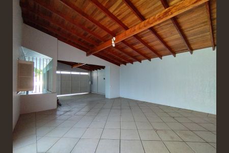 Casa para alugar com 204m², 4 quartos e 6 vagas