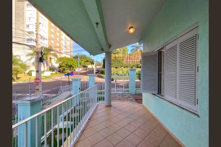 Casa para alugar com 204m², 4 quartos e 6 vagas