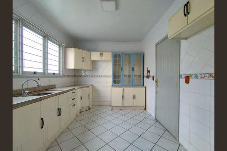 Casa para alugar com 204m², 4 quartos e 6 vagas