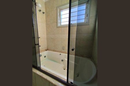 Casa para alugar com 204m², 4 quartos e 6 vagas