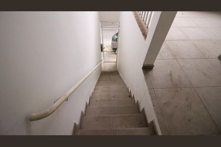 Apartamento para alugar com 85m², 2 quartos e sem vagaEscada 2