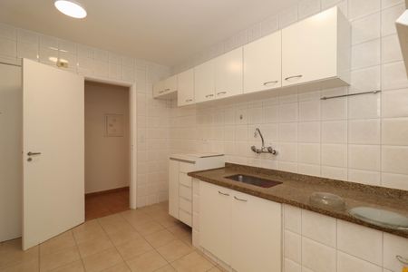 Apartamento à venda com 102m², 2 quartos e 1 vaga Apartamento à venda com 102m², 2 quartos e 1 vagaCozinha