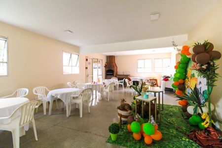 Apartamento à venda com 49m², 2 quartos e 1 vaga Apartamento à venda com 49m², 2 quartos e 1 vagaÁrea comum - Salão de festas