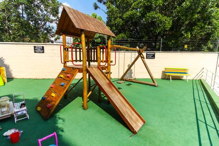 Apartamento à venda com 49m², 2 quartos e 1 vaga Apartamento à venda com 49m², 2 quartos e 1 vagaÁrea comum - Playground
