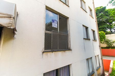 Apartamento à venda com 49m², 2 quartos e 1 vaga Apartamento à venda com 49m², 2 quartos e 1 vagaPlaca na janela
