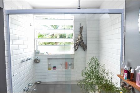 Apartamento à venda com 74m², 2 quartos e sem vagaBanheiro da Suíte