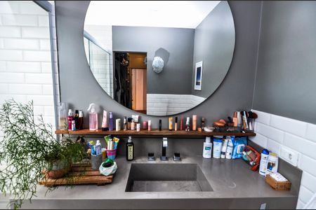 Apartamento à venda com 74m², 2 quartos e sem vagaBanheiro da Suíte