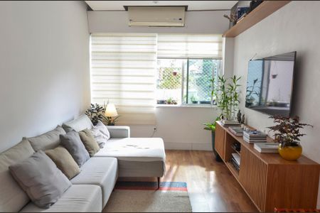Apartamento à venda com 74m², 2 quartos e sem vagaSala