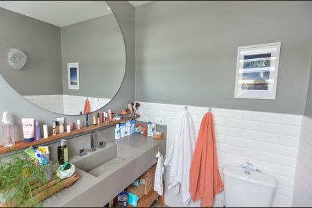 Apartamento à venda com 74m², 2 quartos e sem vagaBanheiro da Suíte