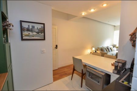 Apartamento à venda com 74m², 2 quartos e sem vagaCozinha e Área de Serviço