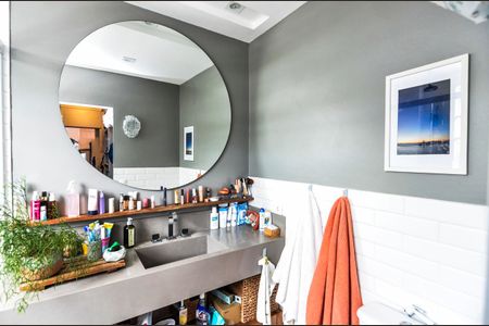 Apartamento à venda com 74m², 2 quartos e sem vagaBanheiro da Suíte