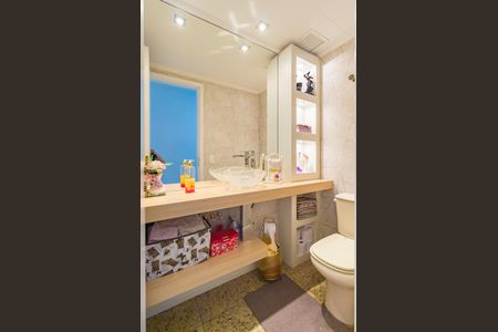 Apartamento à venda com 156m², 4 quartos e 4 vagas Apartamento à venda com 156m², 4 quartos e 4 vagasLavabo