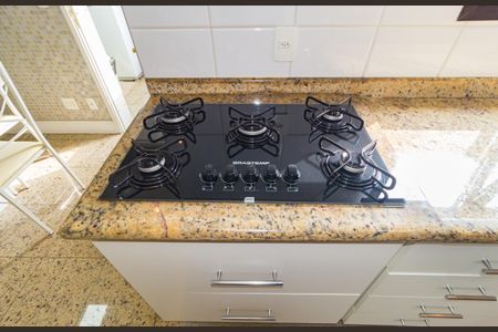 Apartamento à venda com 156m², 4 quartos e 4 vagas Apartamento à venda com 156m², 4 quartos e 4 vagasDetalhe - Cozinha