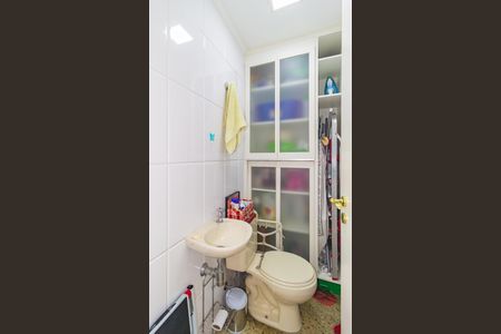 Apartamento à venda com 156m², 4 quartos e 4 vagas Apartamento à venda com 156m², 4 quartos e 4 vagasBanheiro - Área de Serviço