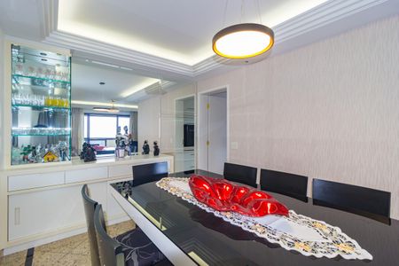 Apartamento à venda com 156m², 4 quartos e 4 vagas Apartamento à venda com 156m², 4 quartos e 4 vagasSala de Jantar