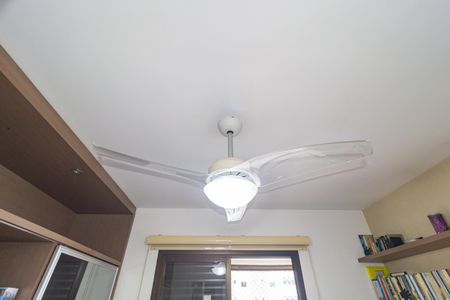 Apartamento à venda com 156m², 4 quartos e 4 vagas Apartamento à venda com 156m², 4 quartos e 4 vagasDetalhe - Escritório